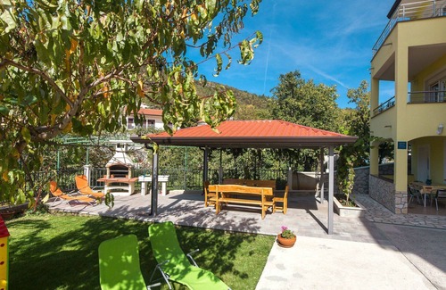 Martina Apartment | Beautiful apartment for 4 people with WIFI, A/C, TV and terrace