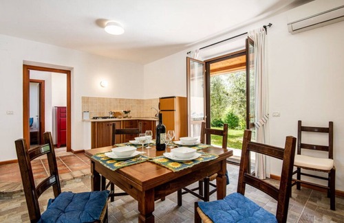 Fornole Apartment | Beautiful apartment for 5 people with WIFI, pool, A/C and TV
