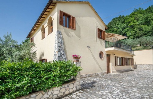 Fornole Apartment | Beautiful apartment for 5 people with WIFI, pool, A/C and TV