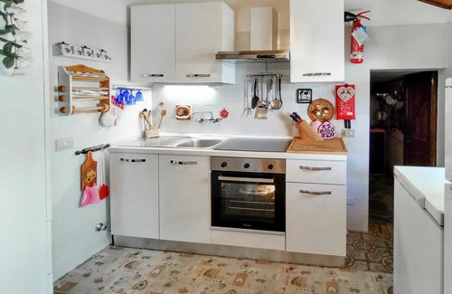 Peglio Apartment | Beautiful apartment for 7 people with WIFI, TV, patio and pets allowed
