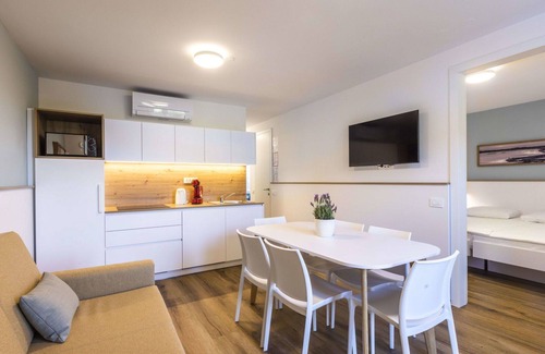 Strunjan Apartment | Beautiful apartment for 6 people with WIFI, A/C, pool, TV, terrace, pets allowed and panoramic v.