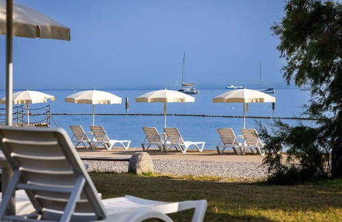 Strunjan Apartment | Beautiful apartment for 6 guests with WIFI, A/C, pool, TV, terrace, pets allowed and panoramic v.