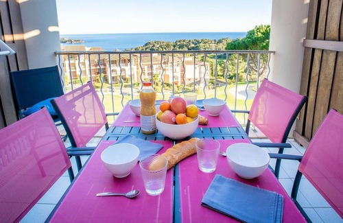 Cap Esterel Apartment | Beautiful apartment for 4 people with WIFI, A/C, pool, TV and terrace
