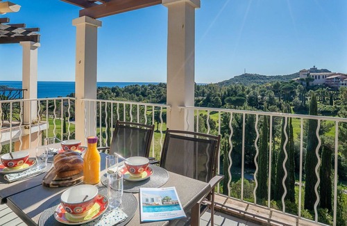 Cap Esterel Apartment | Beautiful apartment for 4 people with WIFI, A/C, pool, TV and terrace