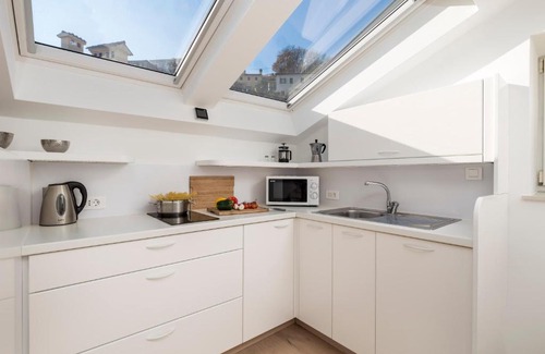 Ika Apartment | Beautiful apartment house on the seaside