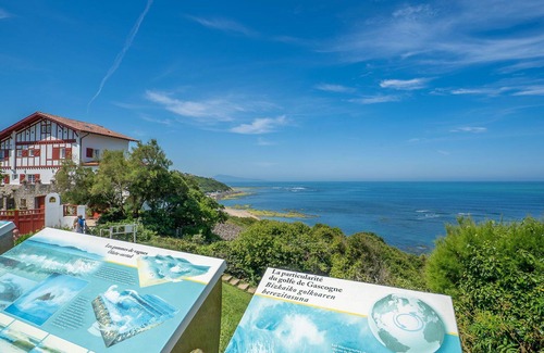 Guethary House | Beautiful apartment in villa for 6 guests with pool, WIFI, TV and terrace