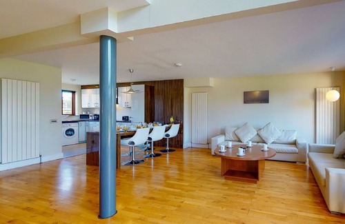 Castlemartyr Apartment | Beautiful apartment for 4 guests with WIFI, TV and pets allowed