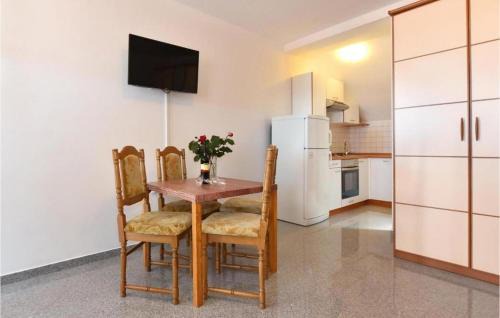 Skradin Apartment | Beautiful Apartment In Dubravice