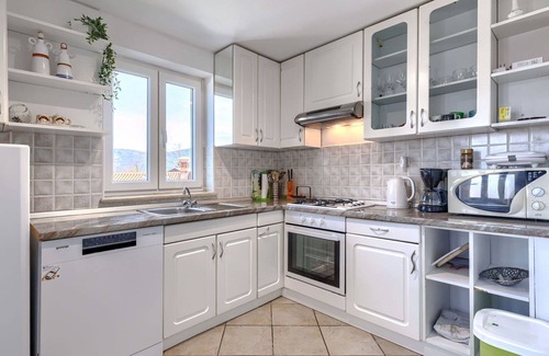 Krsan Villa | Beautiful apartment in villa for 6 people with pool, WIFI, A/C, TV, patio and pets allowed