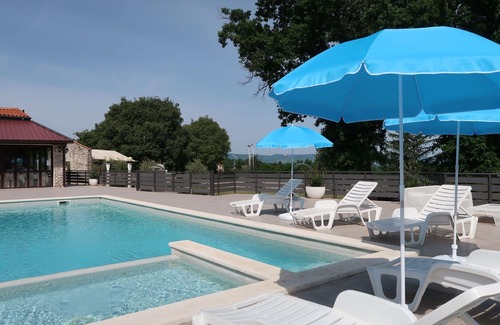 Krsan Villa | Beautiful apartment in villa for 6 people with pool, WIFI, A/C, TV, patio and pets allowed