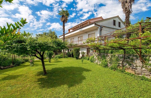 Ika Apartment | Beautiful apartment in Ika with WiFi
