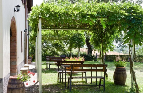 Cicogna House | Beautiful apartment in villa for 2 guests with pool, WIFI, veranda, pets allowed and panoramic v.