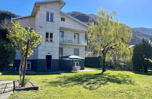 Dervio Villa | Beautiful apartment in villa for 6 guests with WIFI, A/C, TV and patio
