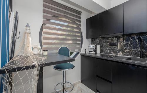 Ratac Apartment | Beautiful Apartment In Makarska