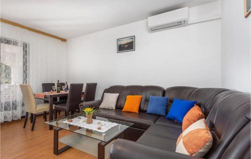 Pinezici Apartment | Beautiful Apartment In Pinezici