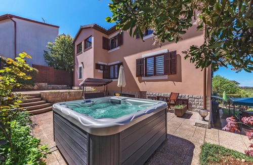 Vinkuran Apartment | Beautiful apartment in Pula with WiFi