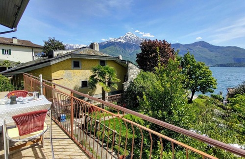 Gera Lario Apartment | Beautiful apartment for 4 people with WIFI, TV, patio and pets allowed
