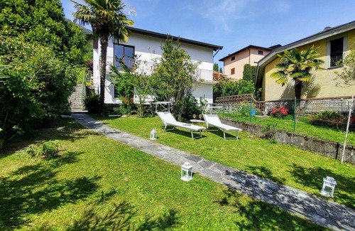 Gera Lario Apartment | Beautiful apartment for 4 people with WIFI, TV, patio and pets allowed