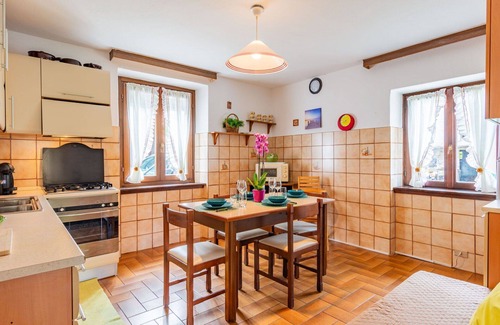 Colico Piano Apartment | Beautiful apartment for 4 people with WIFI, TV, terrace and pets allowed
