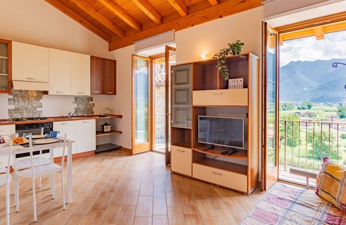 Gera Lario Apartment | Beautiful apartment for 4 guests with WIFI, balcony, pets allowed and panoramic view