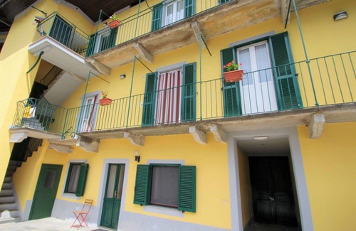Germignaga Apartment | Beautiful apartment for 3 people with WIFI, TV and patio