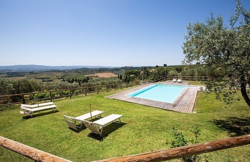 Poggibonsi Apartment | Beautiful apartment for 4 guests with WIFI, A/C, pool and TV, close to San Gimignano