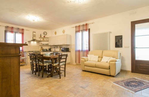 Pomarance Villa | Beautiful apartment in villa for 7 people with A/C, WIFI, terrace and pets allowed