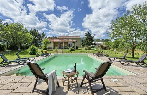 Pomarance Villa | Beautiful apartment in villa for 5 guests with pool, WIFI, TV and patio