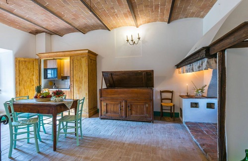 Stigliano Apartment | Beautiful apartment for 3 people with WIFI, TV, patio, pets allowed and panoramic view