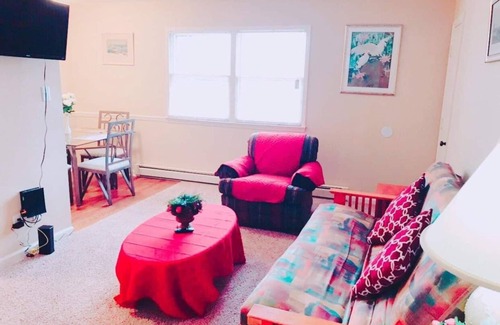 Greensboro Apartment | Beautiful Apartment in Historic Downtown Area!