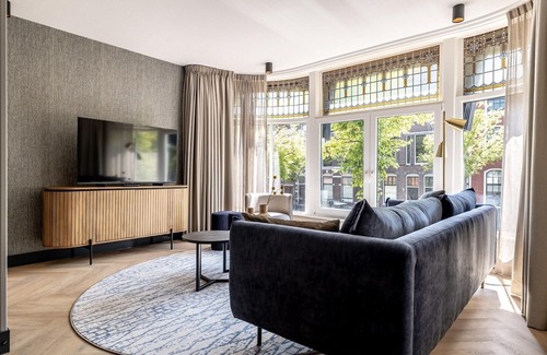 Delft Apartment | Beautiful apartment, view of Delft canal.