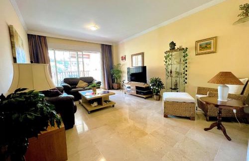 Benalmadena Apartment | Beautiful apartment with pools, playground and paddle tennis - Family friendly and near Vithas Hospital - Free parking in garage
