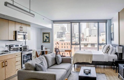 Downtown Seattle Apartment | Beautiful Apt AC Downtown Pike TMobile