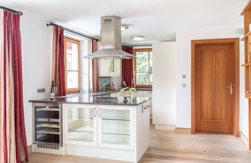 Katschberg House | Beautiful private villa with private pool, WIFI, A/C, hot tub, TV, terrace and pets allowed