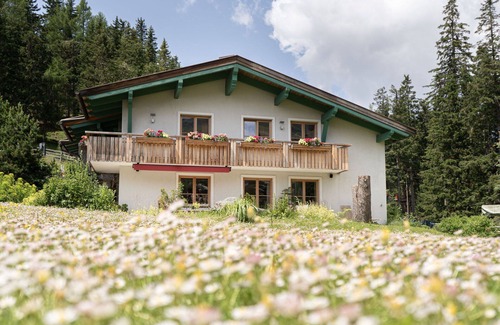 Katschberg House | Beautiful private villa with private pool, WIFI, A/C, hot tub, TV, terrace and pets allowed