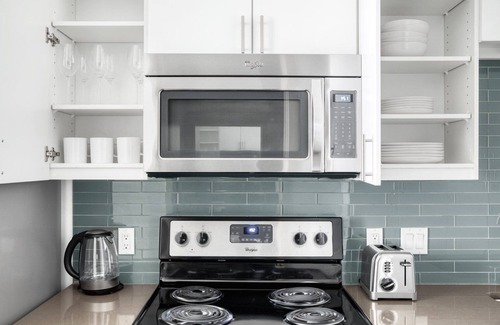 Old Ballard Apartment | Beautiful Ballard 1BR w/W/D, BBQ & Gym, near Waterfront, by Blueground