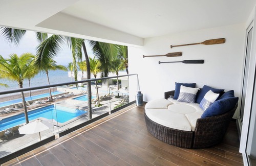 Las Glorias Apartment | BEAUTIFUL BEACHFRONT CONDO WITH POOL