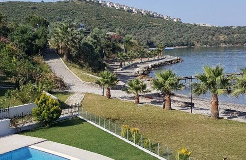 Gulluk Villa | Beautiful Beach front Villa