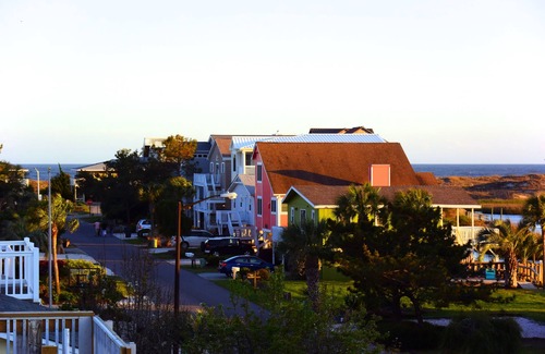 Sunset Beach House | Beautiful Beach House on 40th Street with Views of Ocean