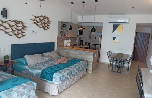 Zona Hotelera Apartment | Beautiful beachfront apartment with access to the hotel's facilities