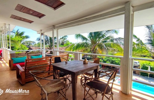 Zanzibar Town Villa | Beautiful beachfront boutique hotel with infinity pool, facing the indian ocean