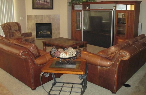 St. George Condo | Beautiful, Big, Bright, Peaceful Top Floor unit with Green Valley amenities inc