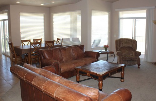 St. George Condo | Beautiful, Big, Bright, Peaceful Top Floor unit with Green Valley amenities inc
