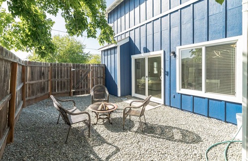 Pittsburg House | Beautiful Blue house in Bay Point CA