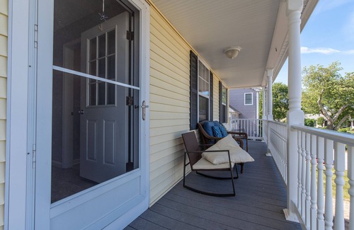 Bonnet Shores House | Beautiful & Bright Bonnet Shores Home with Views!
