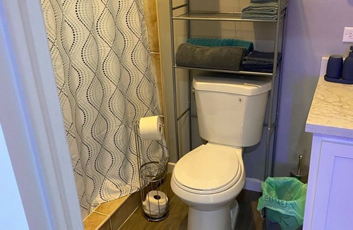 North Palmetto Point Cottage | Beautiful 1BR cottage in North Palmetto Point w/A/C, Wi-Fi, washer & dryer