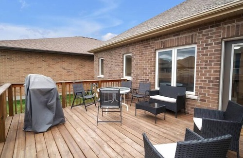 Quinte West House | Beautiful bungalow by the water