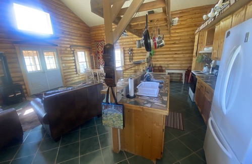 Lander Cabin | Beautiful Cabin! Fireplace, Deck, Pooltable!