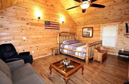 Waynesville Cabin | Beautiful Cabin sleeps 2-5