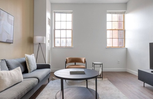 Central Square Apartment | Beautiful Central Square 2BR nr T, by Blueground